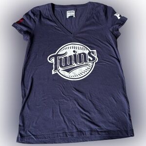 VS Pink - MLB Twins Logo V-Neck T-Shirt
